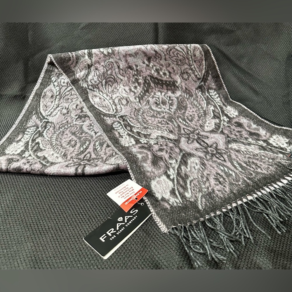 FRAAS Cashmink Scarf 100% Acrylic with Fringe Gray and Lavender New With Tags